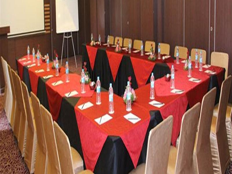 Royal Orchid Golden Suites Pune Exterior foto