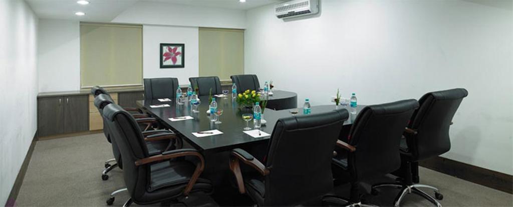 Royal Orchid Golden Suites Pune Exterior foto