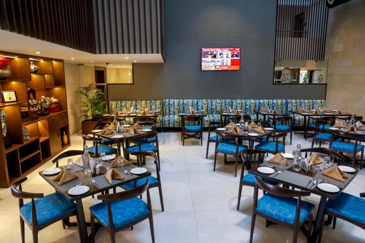 Royal Orchid Golden Suites Pune Exterior foto