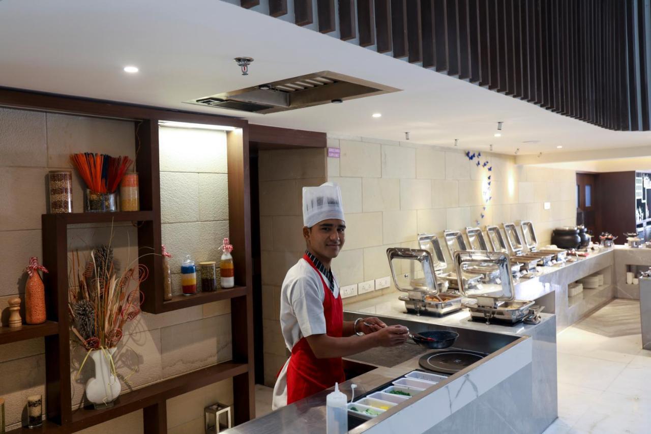 Royal Orchid Golden Suites Pune Exterior foto